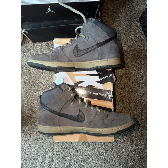 Size 15 - Nike SB Dunk High Anthracite Matte Olve - Pre-Owned main image 4